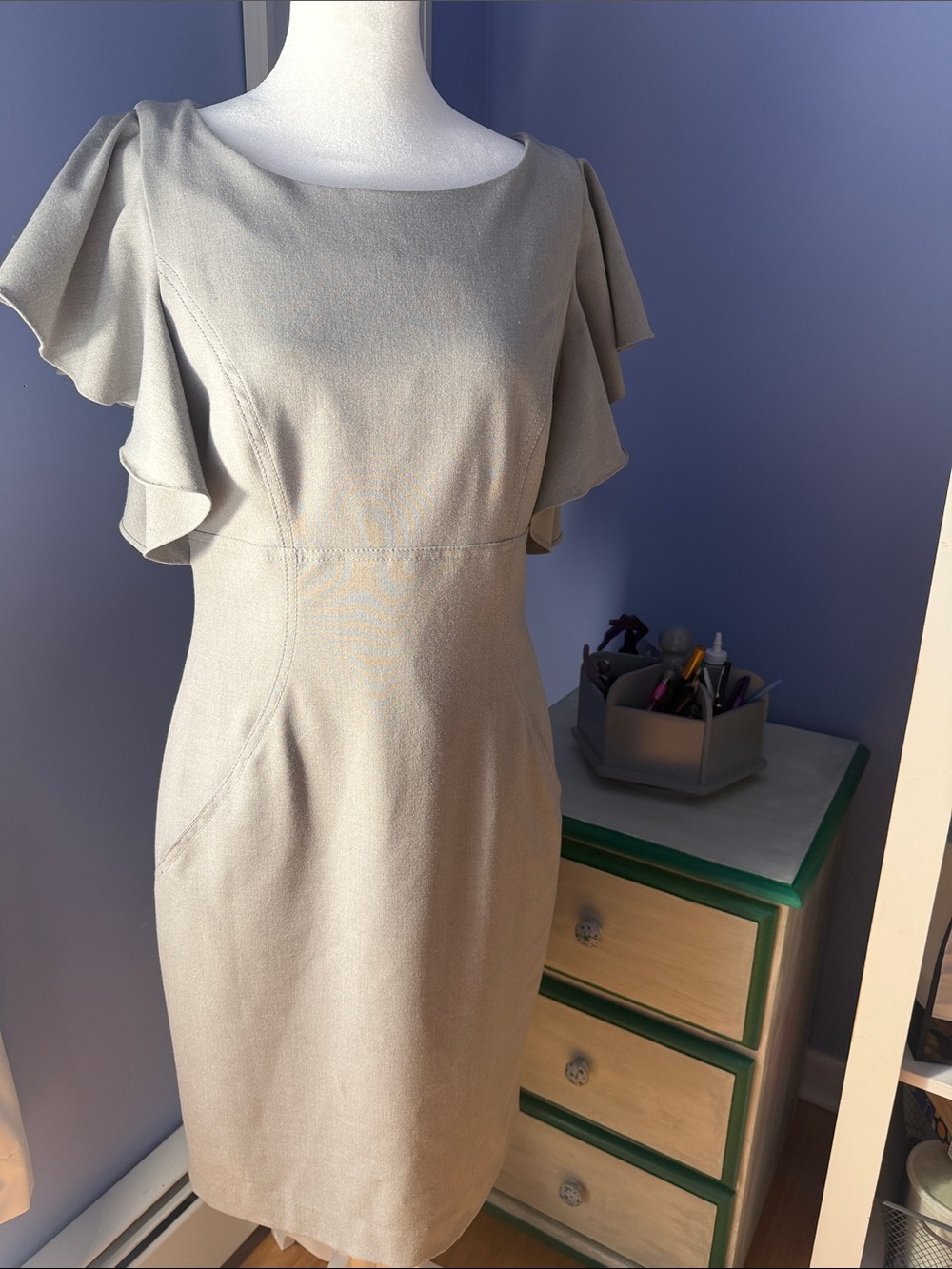 Elegant Calvin Klein Light Gray Flutter Sleeve Sheath Dress